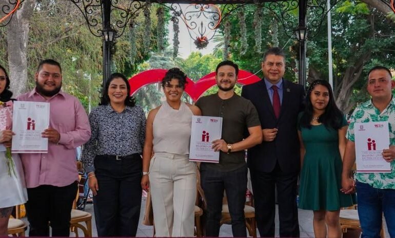 ¡De telenovela! Tres parejas ganan una dinámica y se casan el 14 de febrero en el corazón de Texcoco